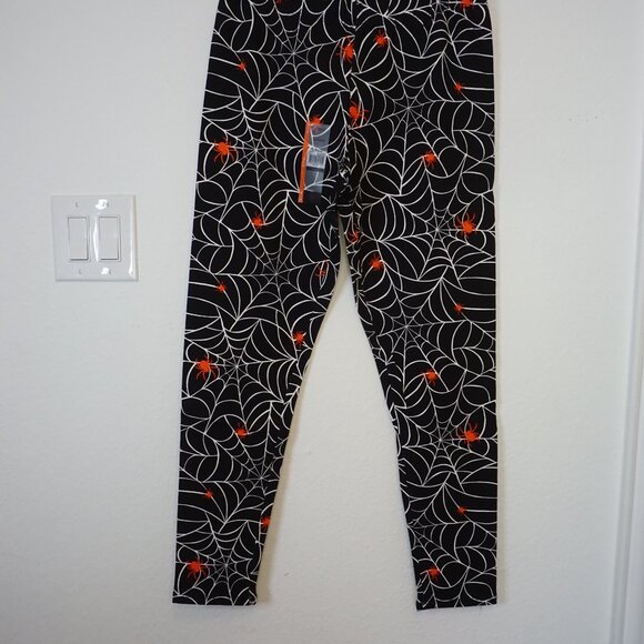 No Boundaries Juniors' Spiderweb Leggings - Picture 10 of 15
